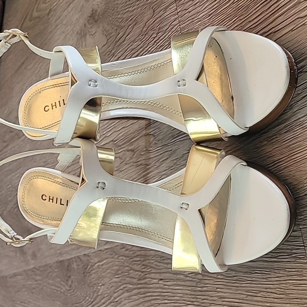 Chilis heels gold and white. Size 8.5.